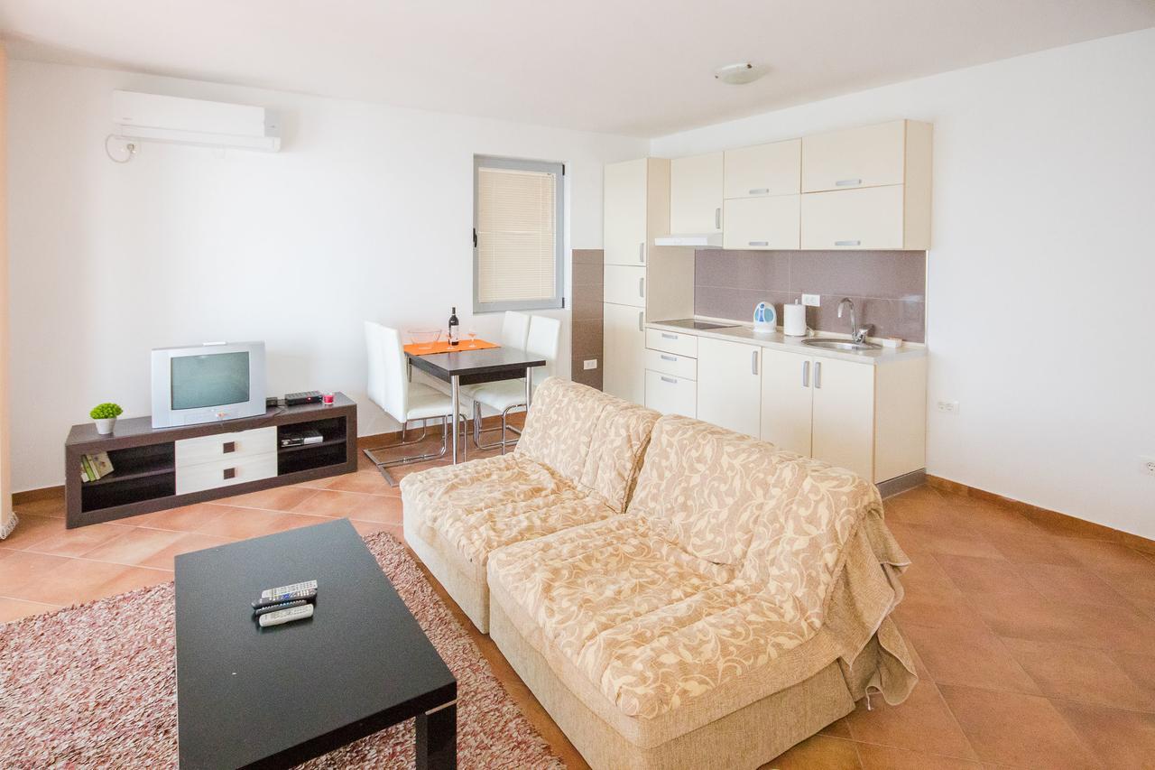Apartments Palma Dobra Voda Ngoại thất bức ảnh