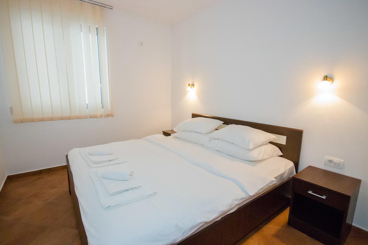 Apartments Palma Dobra Voda Ngoại thất bức ảnh
