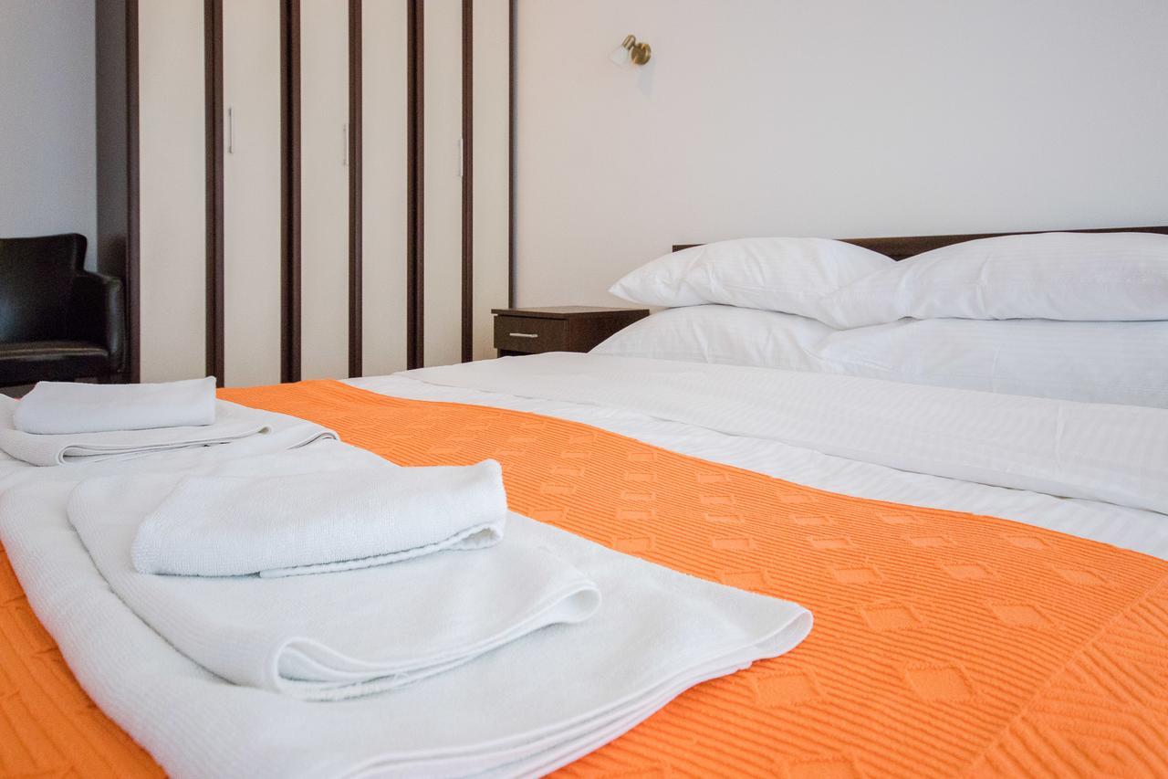 Apartments Palma Dobra Voda Ngoại thất bức ảnh