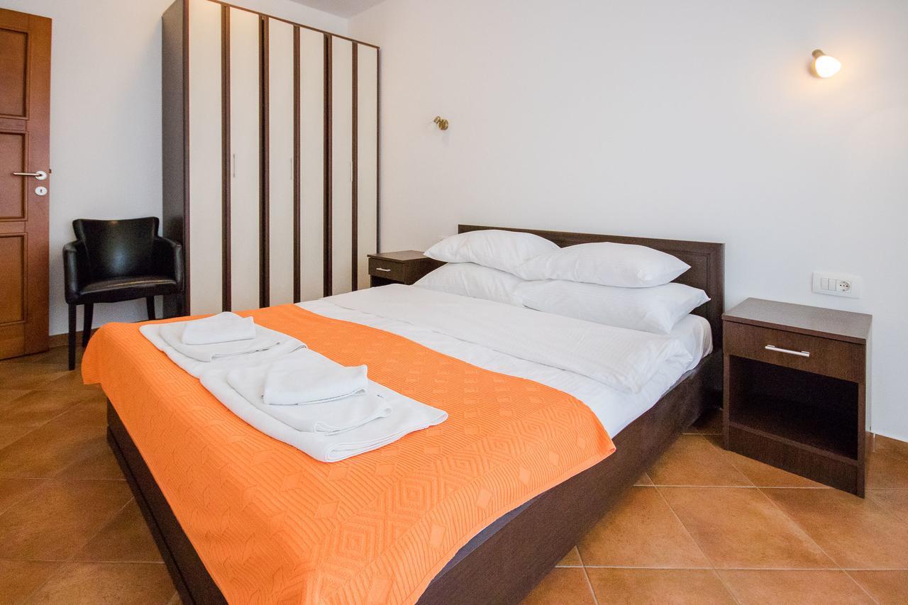 Apartments Palma Dobra Voda Ngoại thất bức ảnh