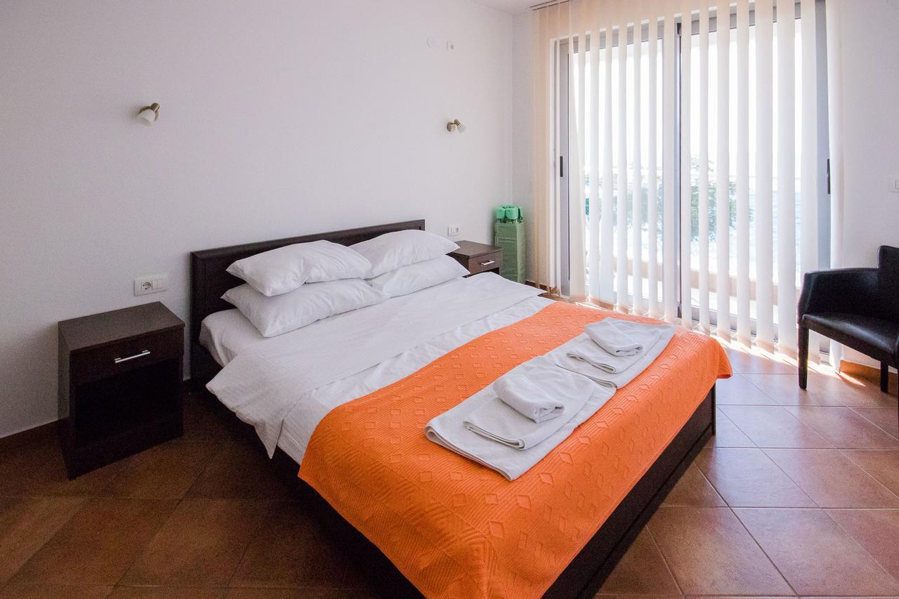 Apartments Palma Dobra Voda Ngoại thất bức ảnh