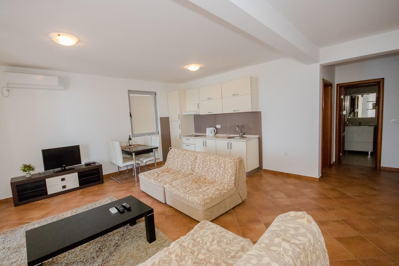 Apartments Palma Dobra Voda Ngoại thất bức ảnh