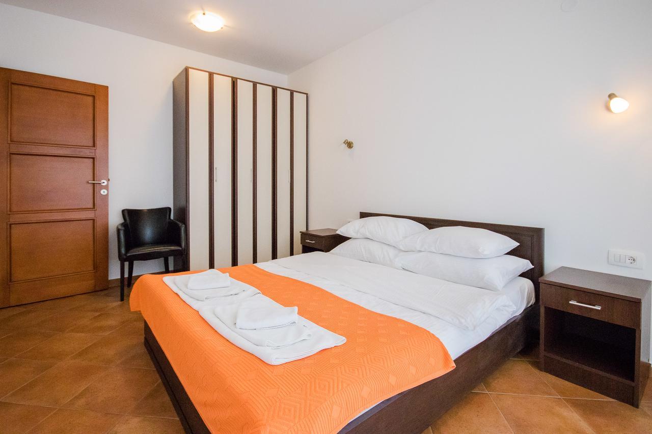 Apartments Palma Dobra Voda Ngoại thất bức ảnh