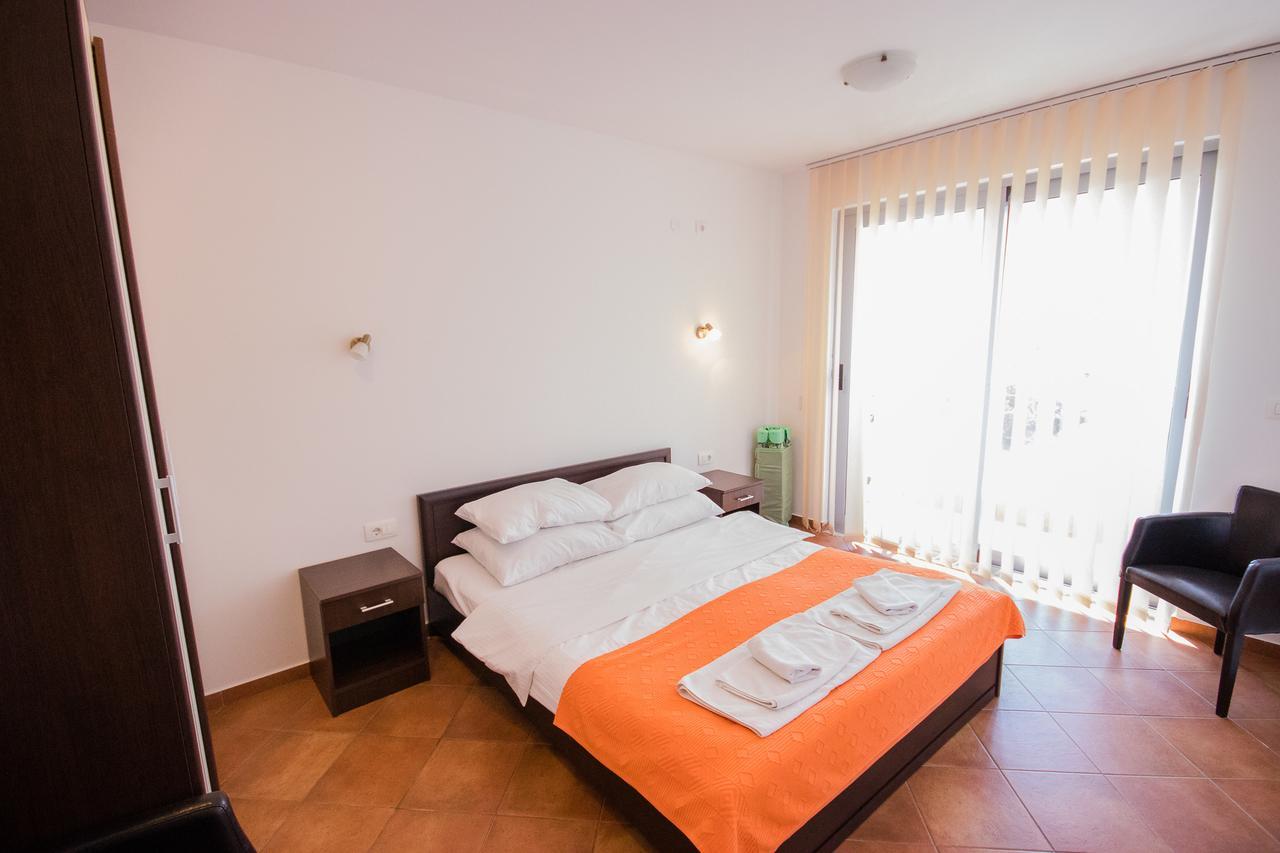 Apartments Palma Dobra Voda Ngoại thất bức ảnh