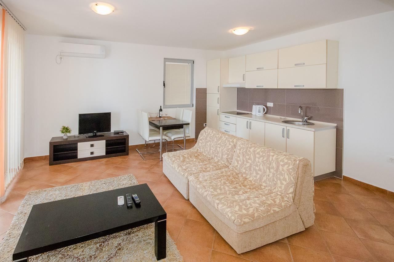 Apartments Palma Dobra Voda Ngoại thất bức ảnh