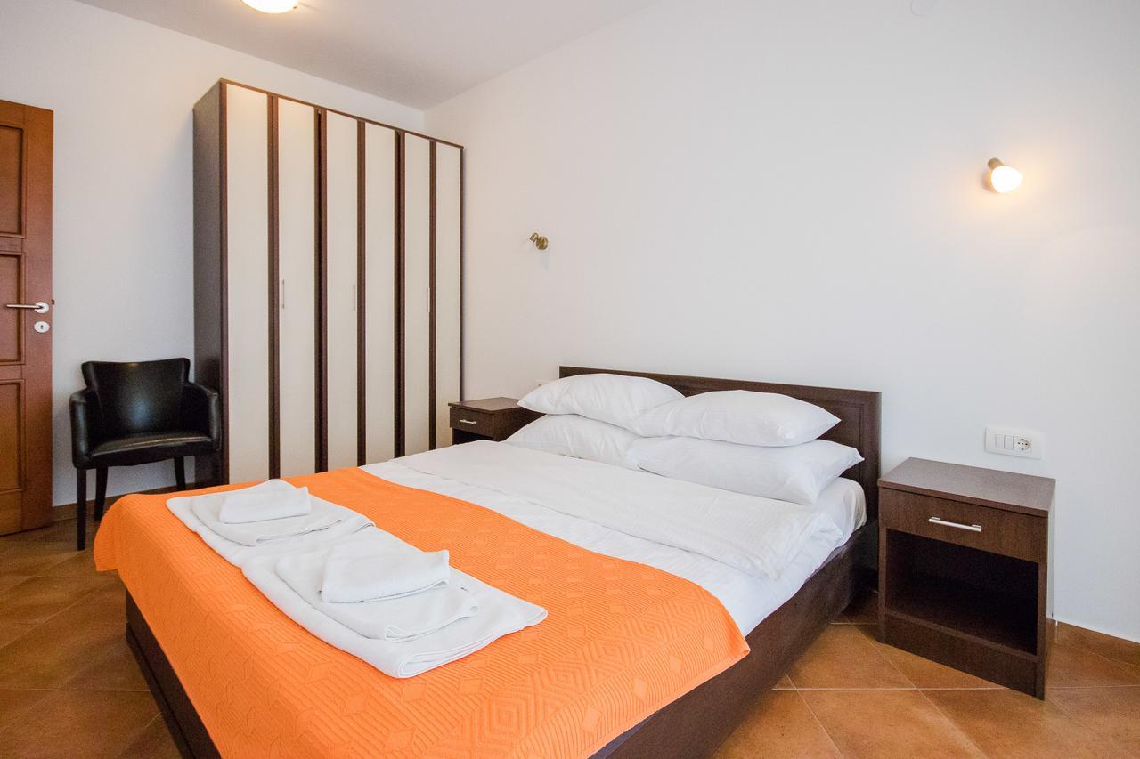 Apartments Palma Dobra Voda Ngoại thất bức ảnh